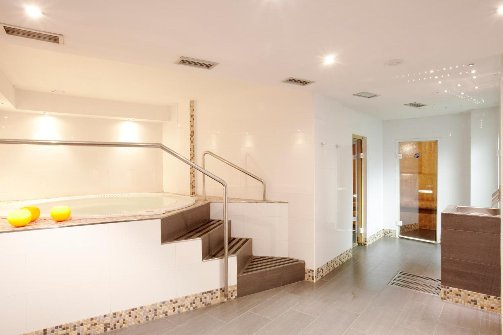 Hotel Mu 라코르티나다 외부 사진