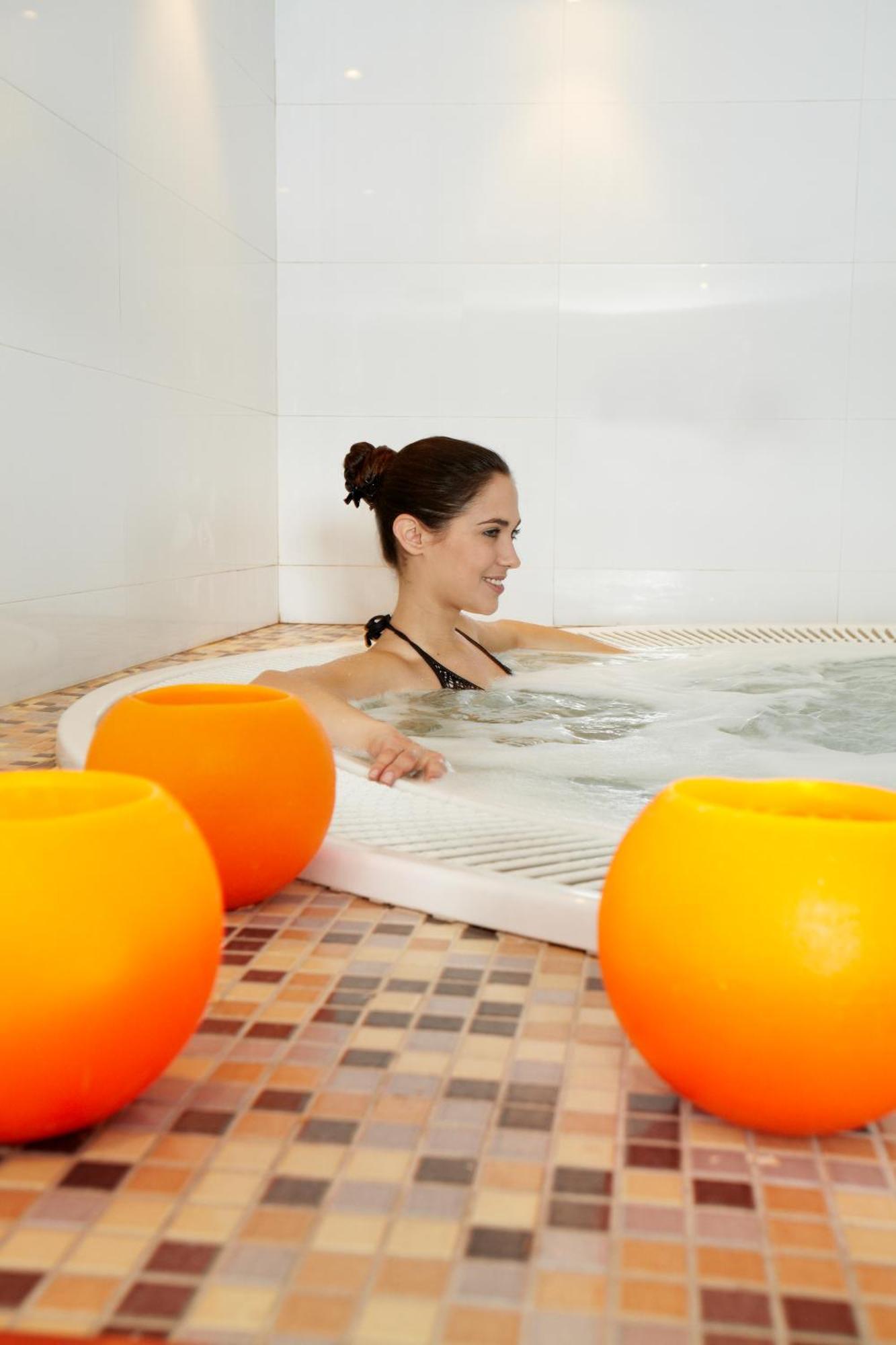 Hotel Mu 라코르티나다 외부 사진