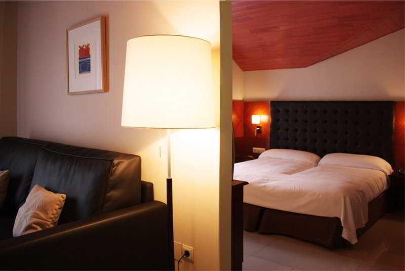 Hotel Mu 라코르티나다 외부 사진