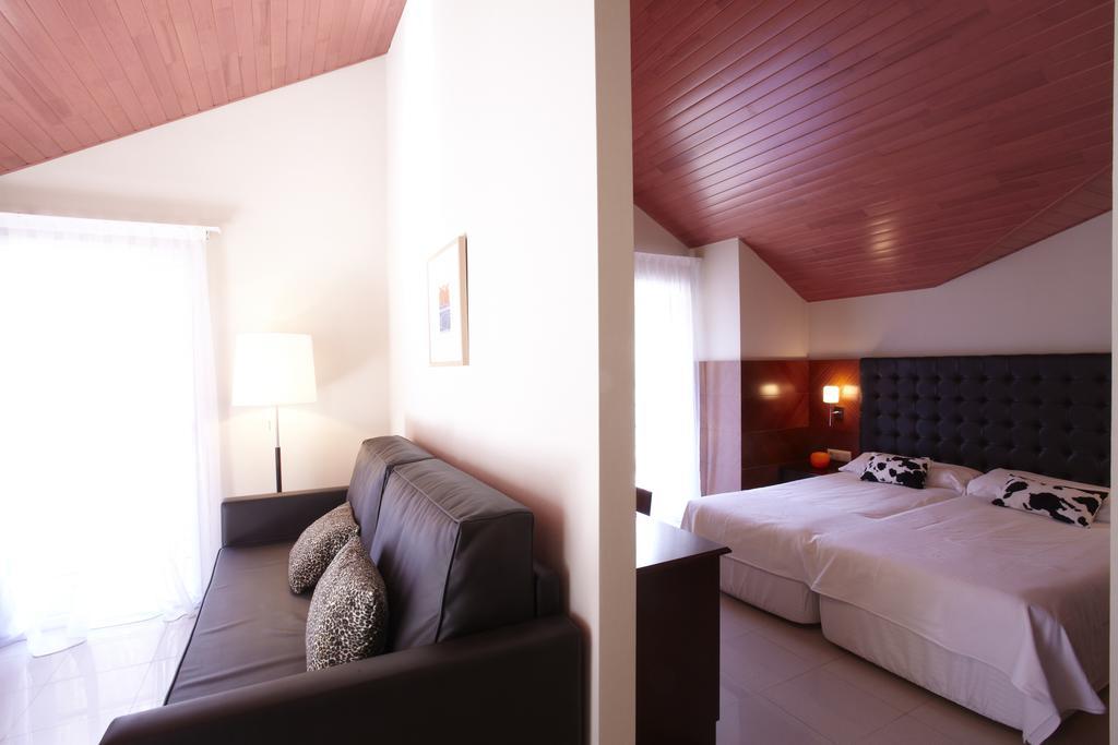 Hotel Mu 라코르티나다 외부 사진