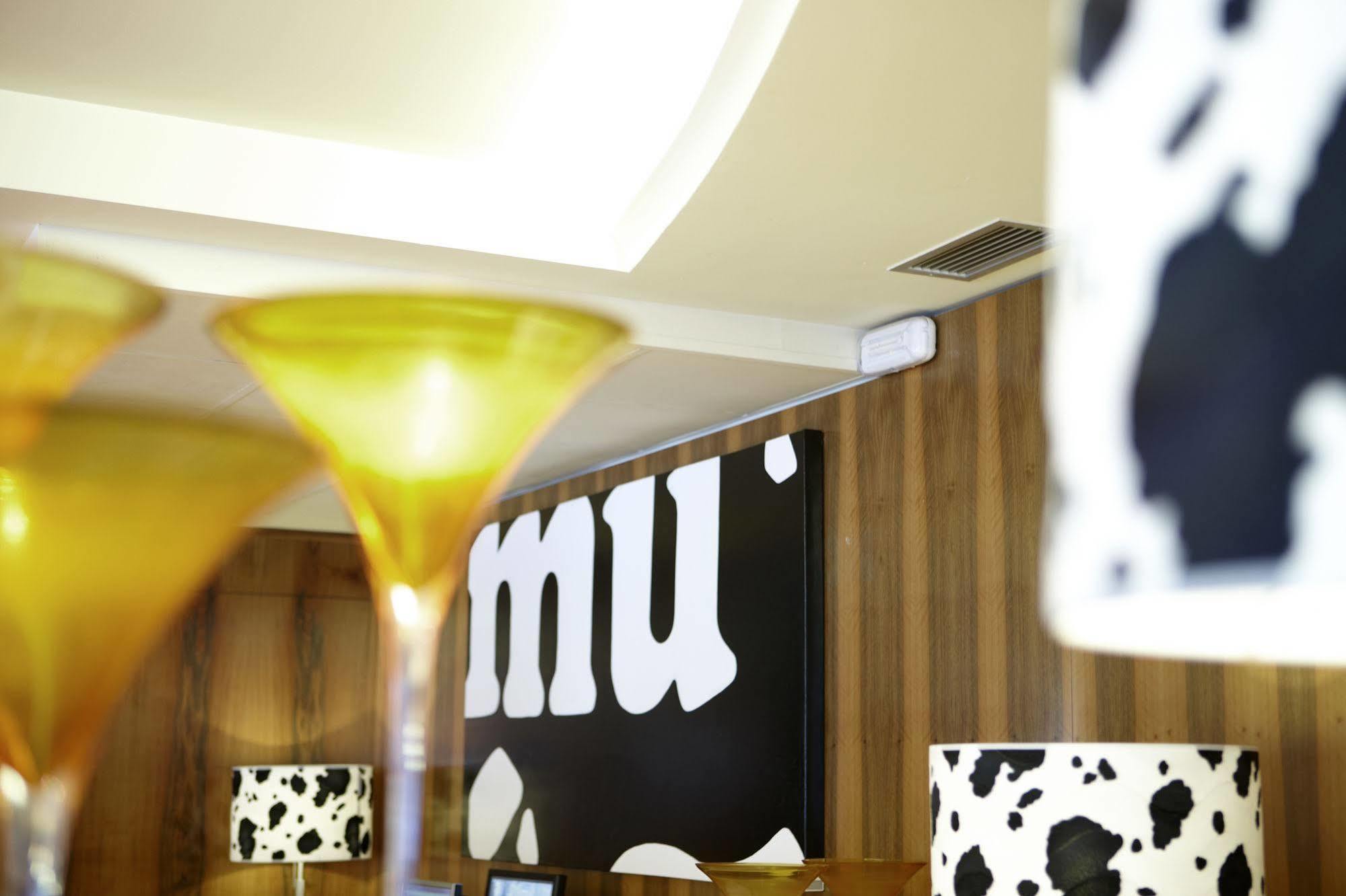 Hotel Mu 라코르티나다 외부 사진